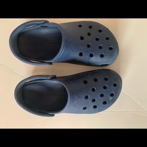Crocs size 6-7